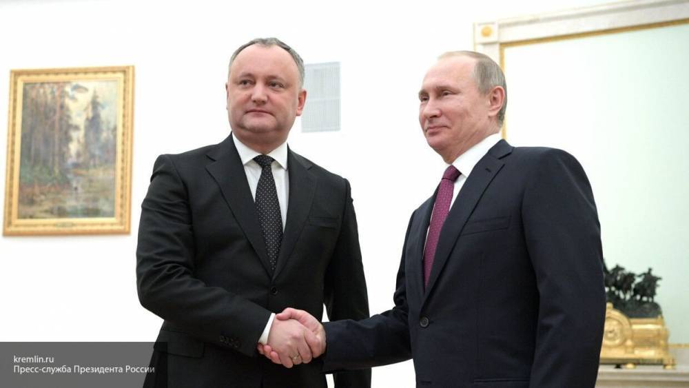 Путин получил поздравление с Днем России от президента Молдавии