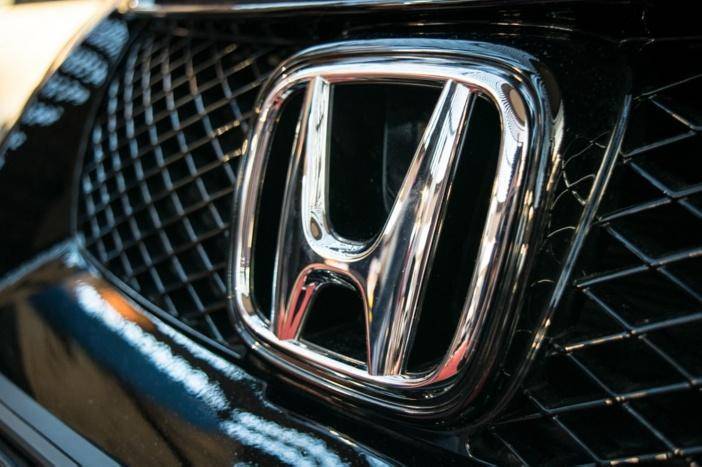 Обновленный кроссовер Honda BR-V появился в автосалонах