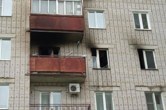 В Свердловской области правоохранители и школьник спасли женщину из пожара