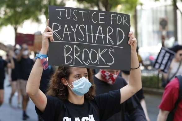 В США – волна протестов из-за убийства ещё одного афроамериканца