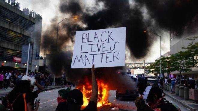 В США поднялась новая волна протестов после убийства полицейским второго афроамериканца
