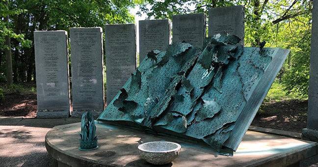На мемориале жертвам Холокоста в США нашли антисемитскую записку