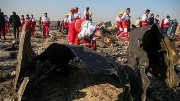 Иран заявил, что пандемия COVID-19 замедляет передачу "черных ящиков" сбитого самолета МАУ