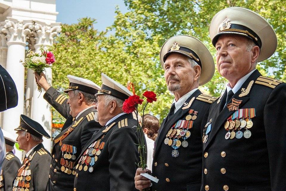 13 российских городов отказались от парада Победы из-за COVID-19