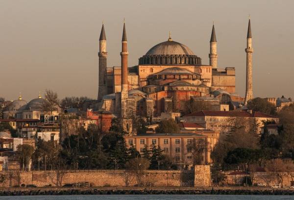 СМИ: Святую Софию уже готовят к превращению в мечеть