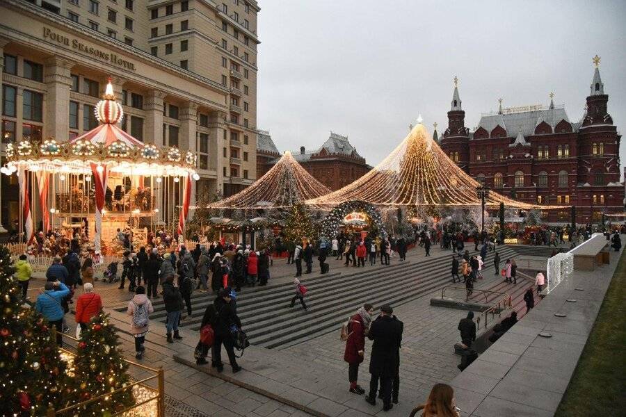 В Кремле не уточнили позицию по поводу сокращения каникул в Новый год