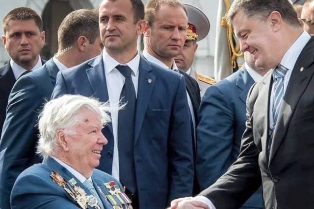 Смерть Порошенко-старшего связывают с возможным арестом пятого президента