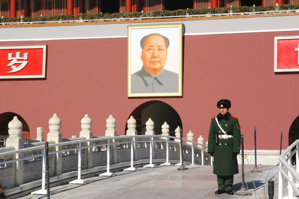 Китай ответил на решение США о санкциях из-за уйгуров
