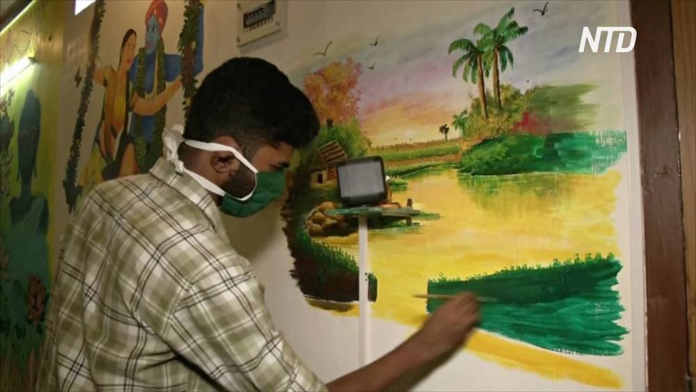 В Индии брат и сестра превратили свой дом в художественную галерею (видео)
