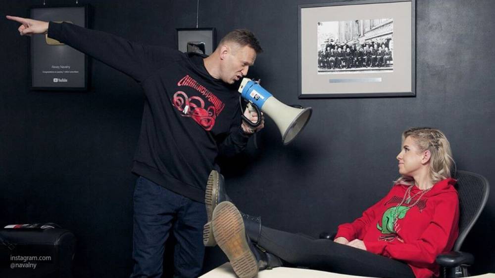 Навальный и команда борются с поправками, устраивая травлю звезд в соцсетях