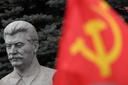 Путин признал Сталина заслуживающим обвинений за репрессии