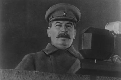 Путин рассказал о сохранившем честь Сталине