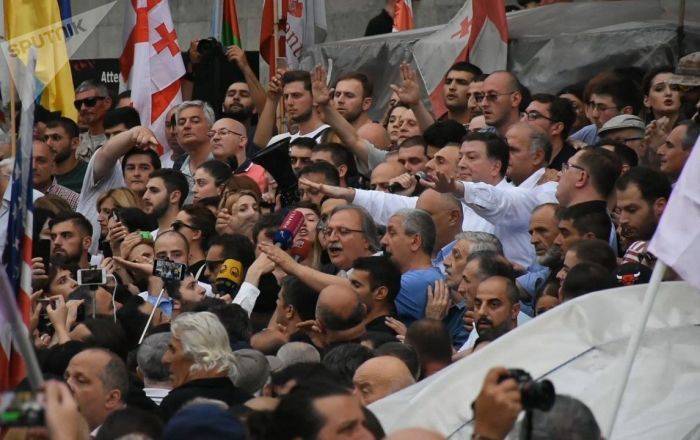 К чему готовится оппозиция? Как в Тбилиси отметят годовщину антироссийских акций протеста