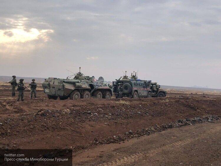 Курдские боевики устроили "митинги протеста" на пути российско-турецкого патруля