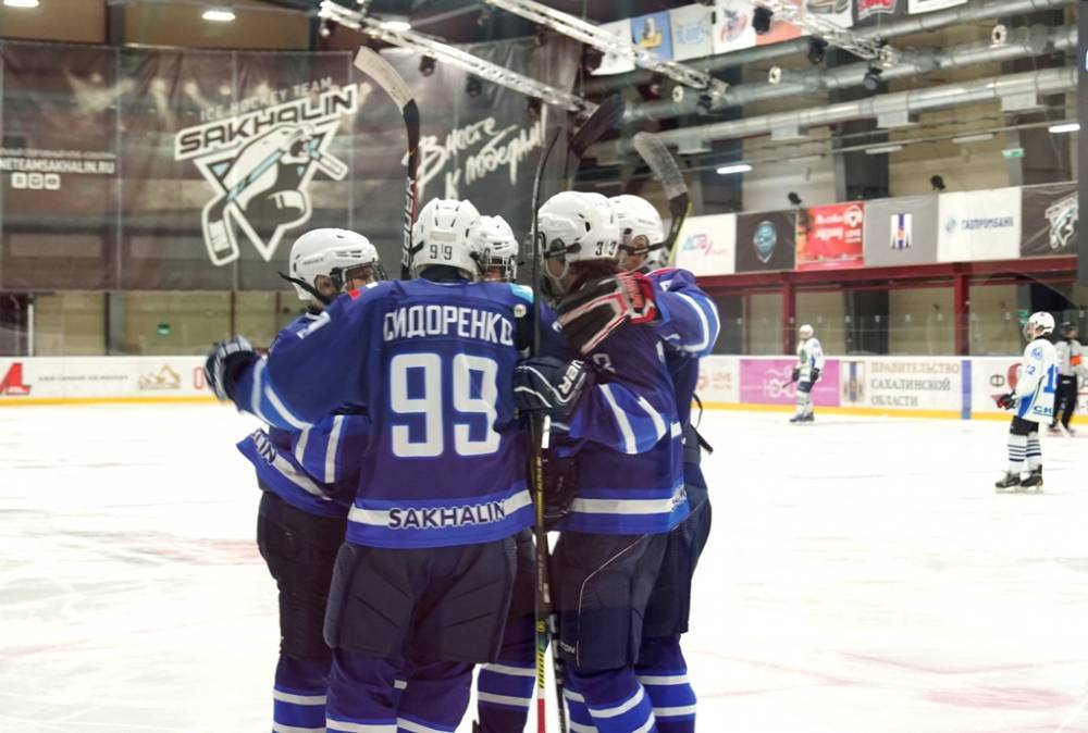 Юные сахалинские хоккеисты завершили сезон
