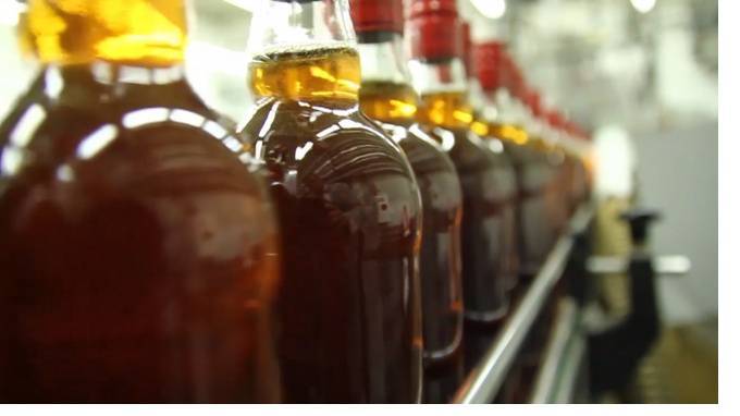 Мантуров рассчитывает, что интернет-продажи алкоголя разрешат в 2020 году