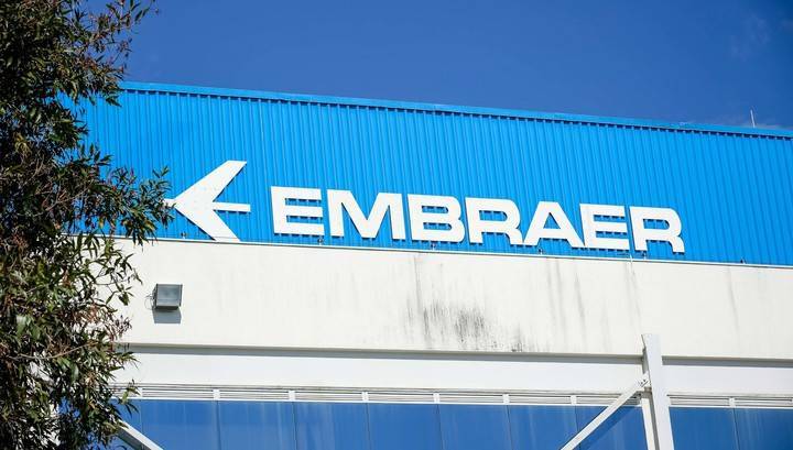Boeing подал иск против Embraer