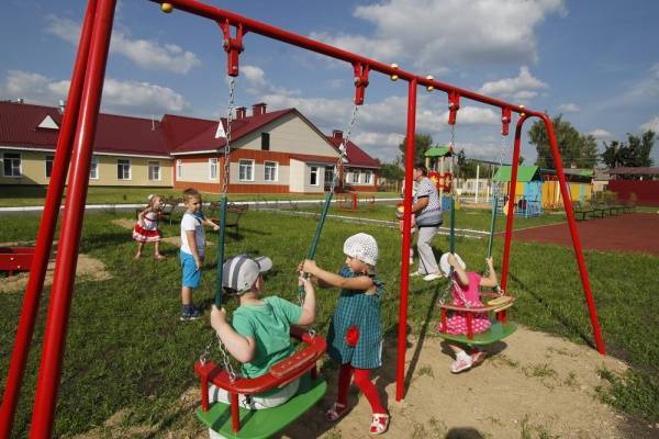 Более 507 тысяч свердловских детей уже получили свыше 5,7 миллиарда рублей в качестве государственной поддержки
