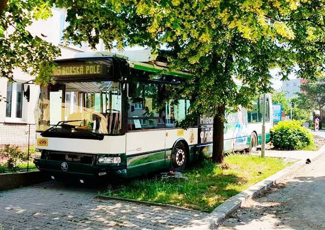 В Чехии от водителя «сбежал» троллейбус с пассажирами