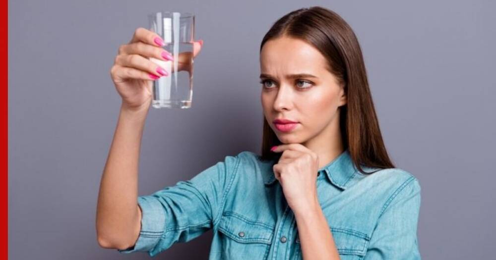 В Роскачестве объяснили, почему не стоит пить воду из-под крана