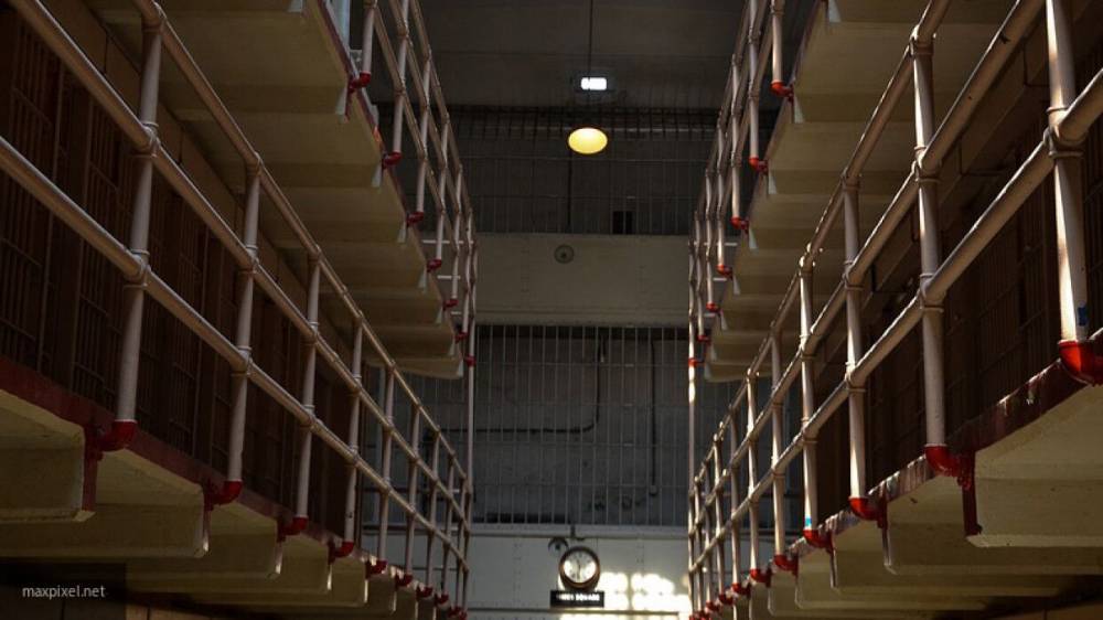 Американские власти закрыли федеральные тюрьмы из-за беспорядков в стране
