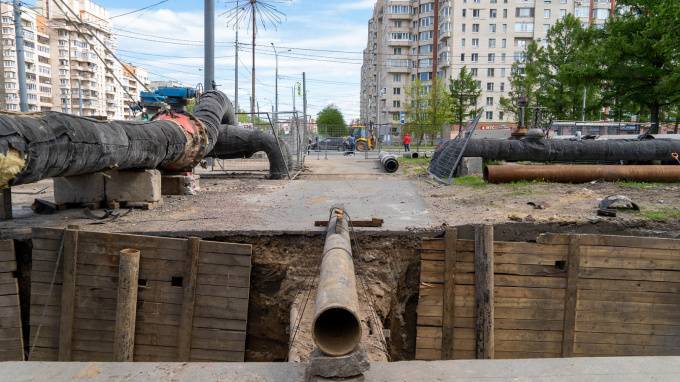 На проспекте Ветеранов заменили 1820 метров изношенного трубопровода
