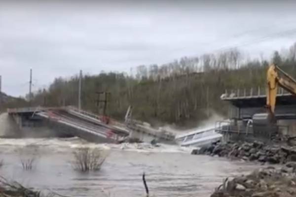 Поезда между Петербургом и Мурманском остановили из-за рухнувшего моста
