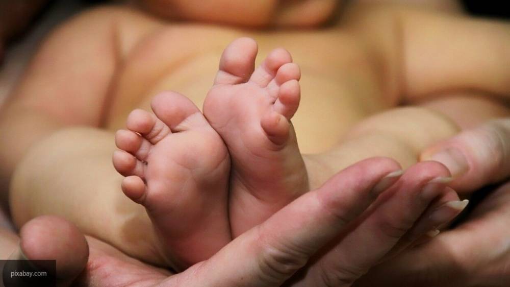 Совфед одобрил законопроект, увеличивающий размер пособия по уходу за ребенком