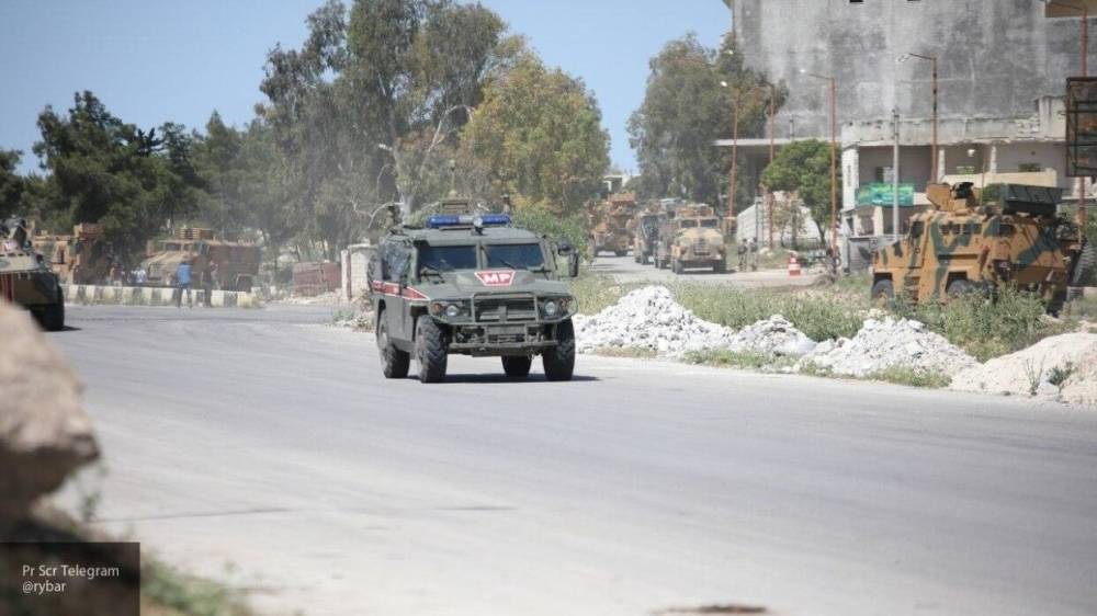 Военные РФ и Турции совершили патрулирование между Аль-Тарнабой и Урум-эль-Джаузом в САР