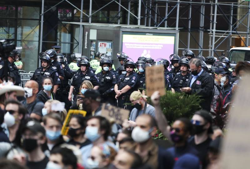 "Внутренний терроризм": в США уже неделю не стихают протесты