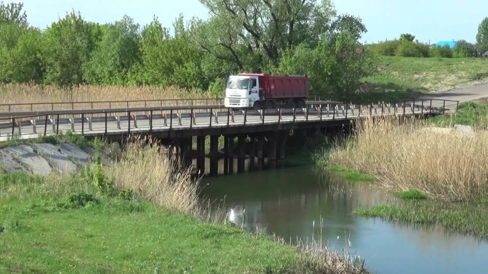 Во время стройки на месте рухнувшего моста в Воронежской области погиб рабочий