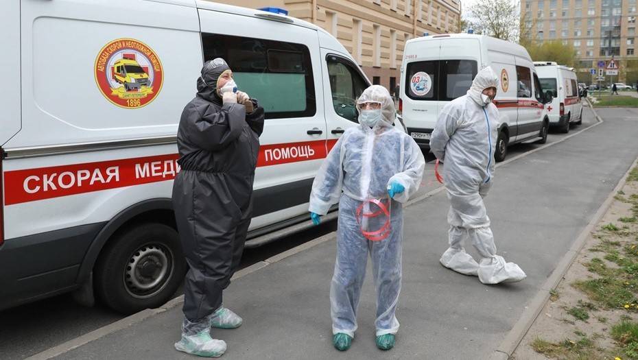 Почти 800 медиков в Петербурге признаны пострадавшими из-за COVID-19