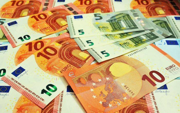 История успеха Латвии: экономисты раскрыли правду о средней зарплате в 1100 евро