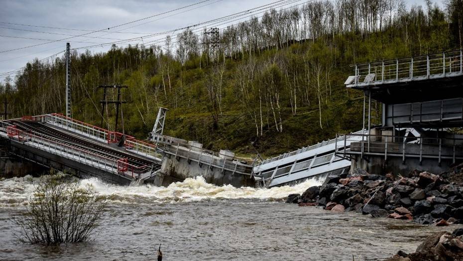 Возле Мурманска рухнул единственный железнодорожный мост, связывающий город с РФ