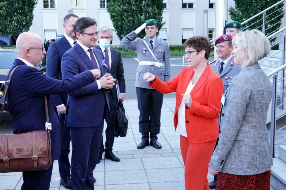 Украинская делегация начала визит в Берлин по переговорам в Минобороны
