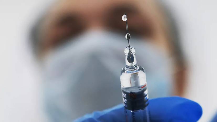 В России массовая вакцинация от коронавируса может начаться осенью