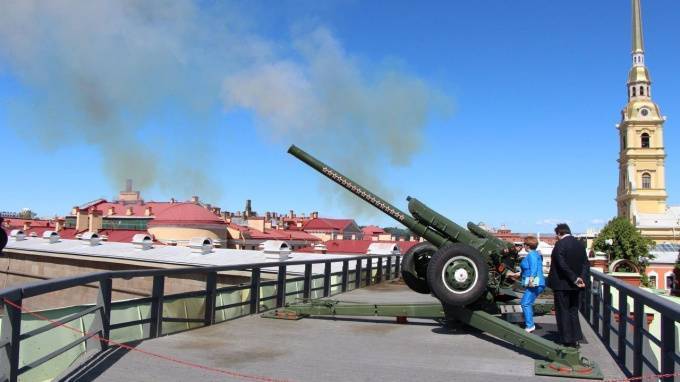 Традиционный выстрел из пушки Петропавловской крепости 5 июня посвятят прорыву морской минной блокады Ленинграда