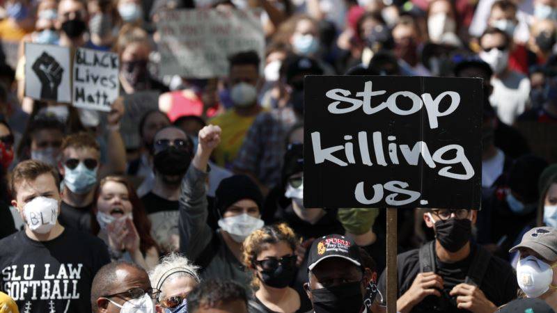 В условиях протестов в США стреляют в полицейских