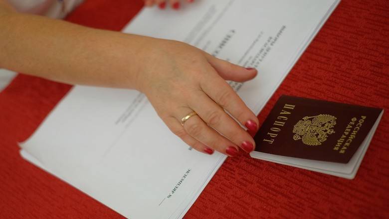 На голосовании по Конституции позволят не давать паспорт в руки членам избиркома