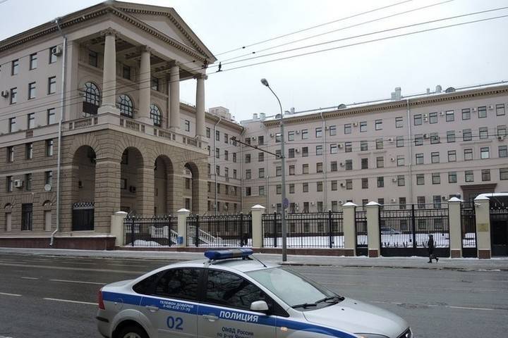 Песков отказался комментировать задержание журналистов в Москве