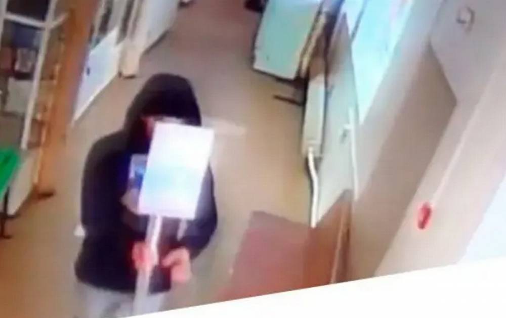 В Петрозаводске пациент больницы пытался украсть деньги у медсестер