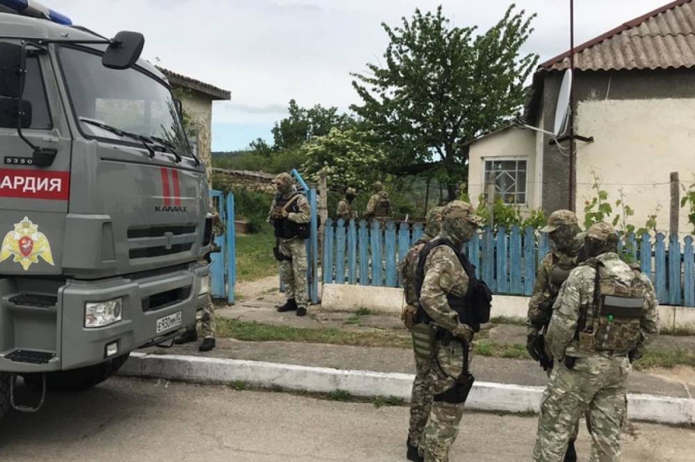 В анексованому Крыму российские силовики пришли с обысками к крымским татарам