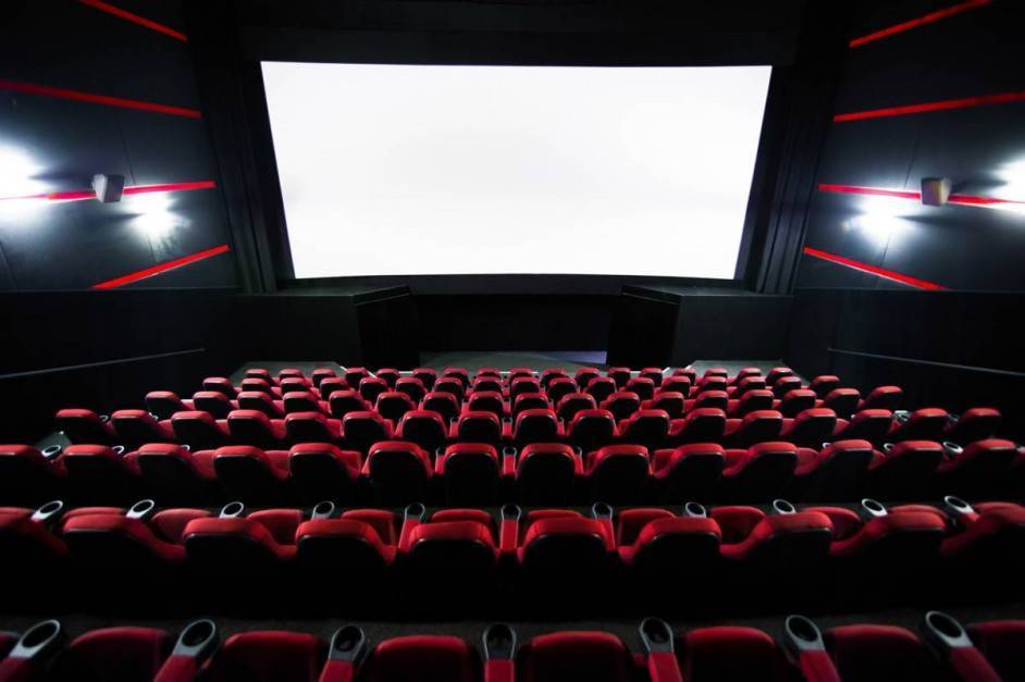 Кинотеатры в России начнут открываться в середине июля