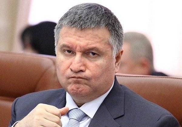 В Раде собрали уже треть подписей, необходимых для отставки Авакова