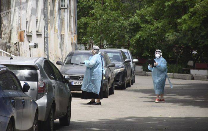 Коронавирус возвращается: вспышка COVID-19 в спальном районе Тбилиси - видео