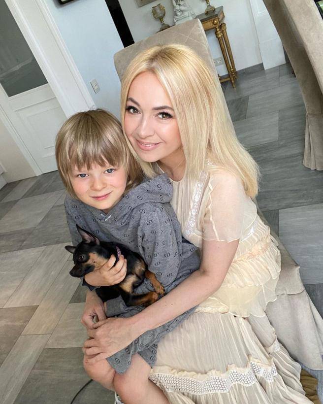 Из-за слухов о болезни сына Яны Рудковской и Евгения Плющенко начали избегать другие дети