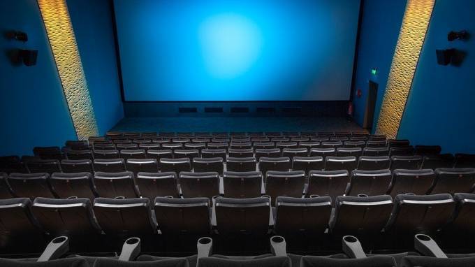 Кинотеатры в России откроют в середине июля