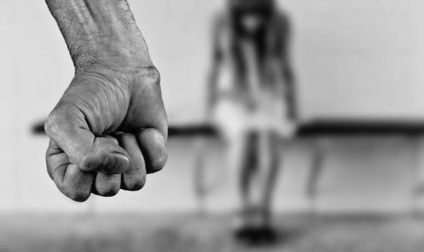 Побойный эффект: во время карантина в Латвии участились случаи семейного насилия