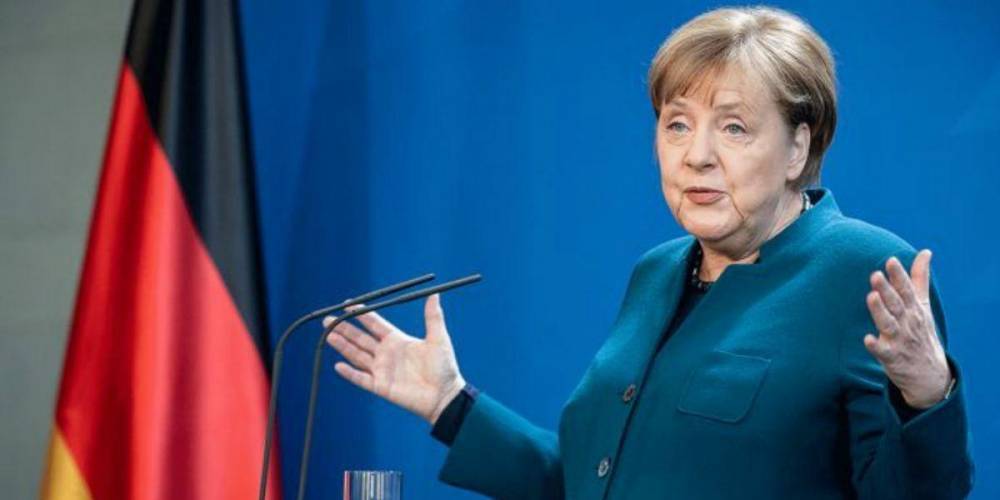 Меркель намерена свести отношения России и ЕС к "мирному сосуществованию"