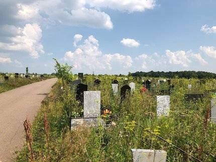 Сегодня мэр Уфы подчеркнул, что кладбища открываются для посещения могил усопших не на один день